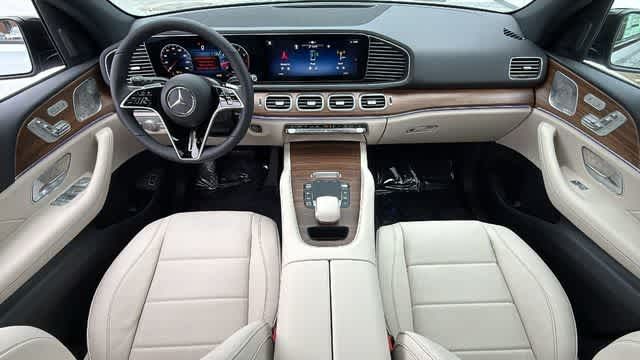 Thumbnail: 2026 Mercedes-Benz GLE - 30