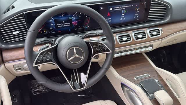 Thumbnail: 2026 Mercedes-Benz GLE - 2