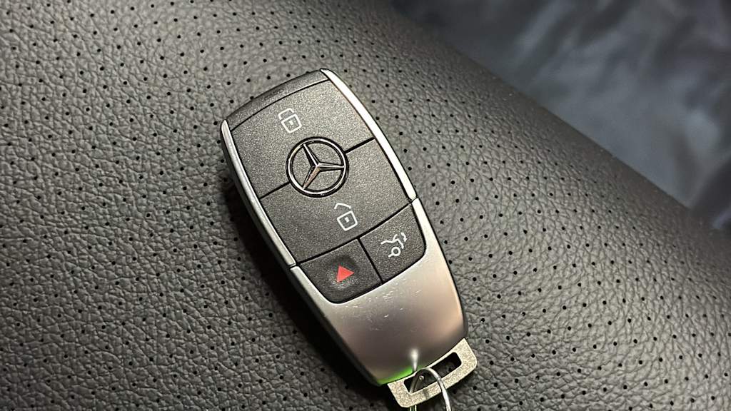 Thumbnail: 2026 Mercedes-Benz GLE - 19