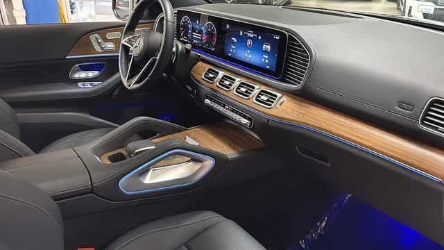 Thumbnail: 2026 Mercedes-Benz GLE - 38