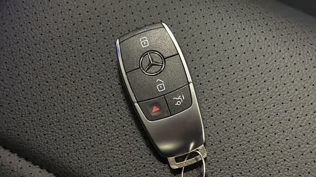 Thumbnail: 2026 Mercedes-Benz GLE - 39