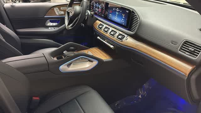 Thumbnail: 2026 Mercedes-Benz GLE - 38