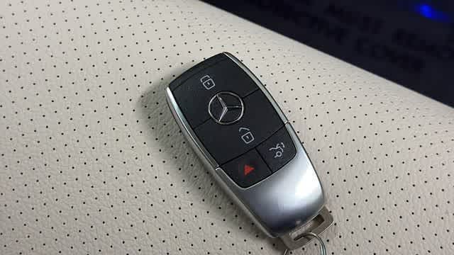 Thumbnail: 2026 Mercedes-Benz GLE - 18
