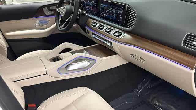 Thumbnail: 2026 Mercedes-Benz GLE - 38