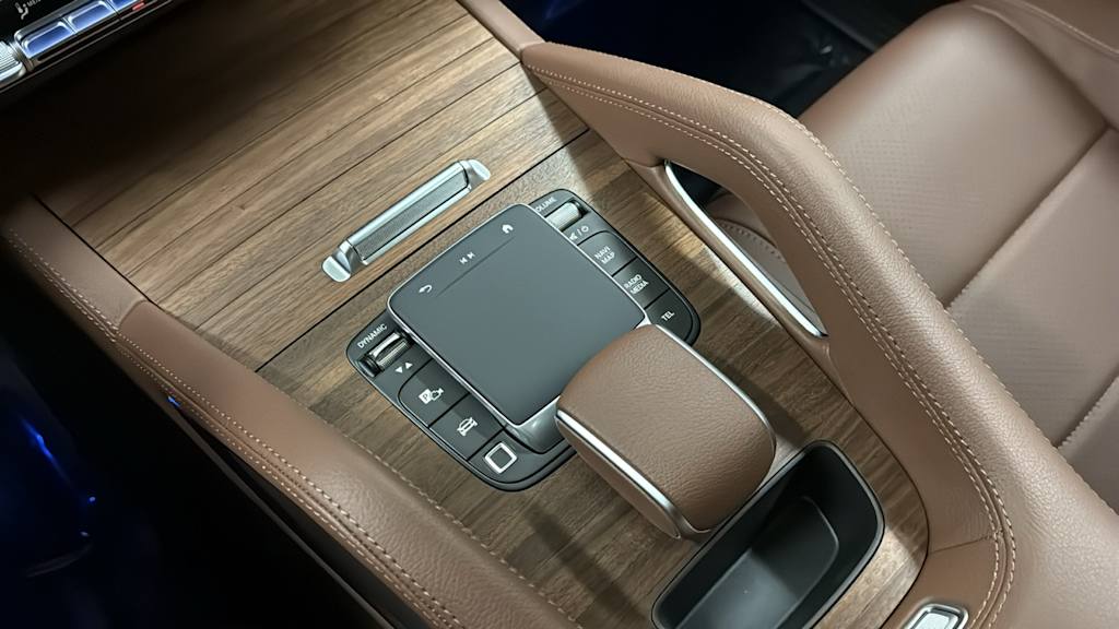 Thumbnail: 2026 Mercedes-Benz GLE - 16