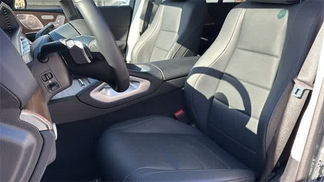 Thumbnail: 2025 Mercedes-Benz GLE - 52