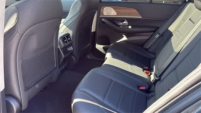 Thumbnail: 2025 Mercedes-Benz GLE - 55