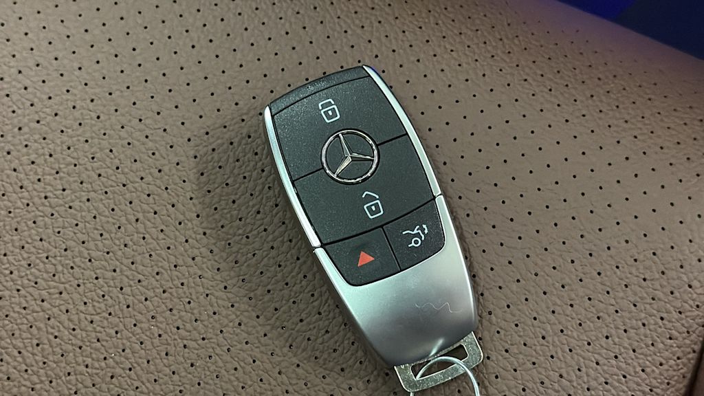 Thumbnail: 2026 Mercedes-Benz GLE - 40
