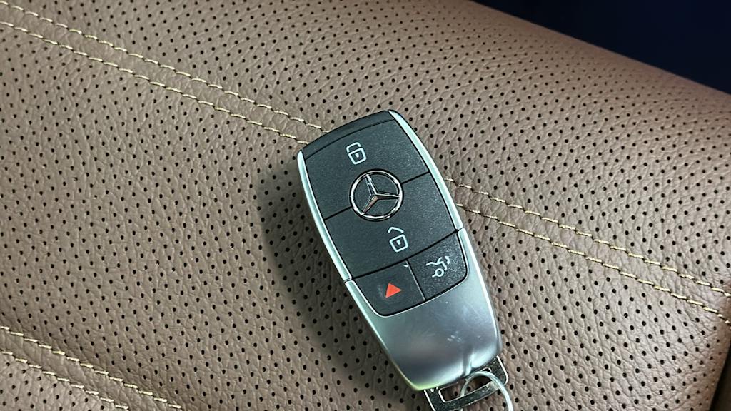 Thumbnail: 2026 Mercedes-Benz GLE - 37