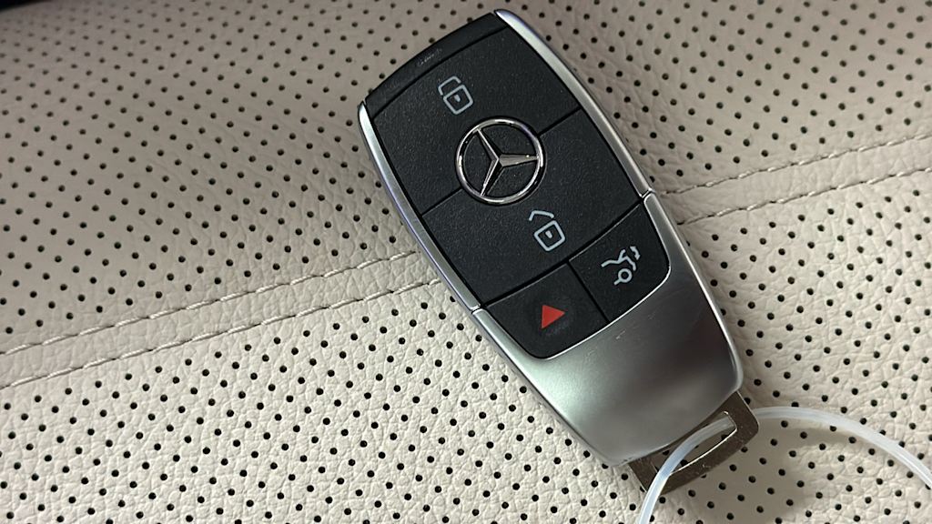 Thumbnail: 2026 Mercedes-Benz GLE - 37