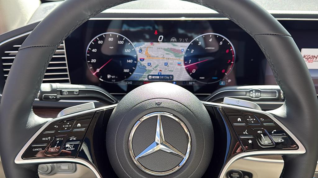 Thumbnail: 2026 Mercedes-Benz GLE - 10