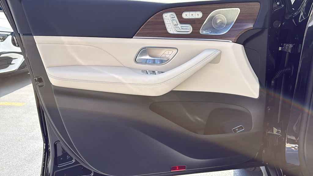 Thumbnail: 2026 Mercedes-Benz GLE - 22
