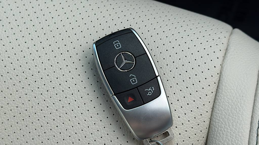 Thumbnail: 2026 Mercedes-Benz GLE - 39