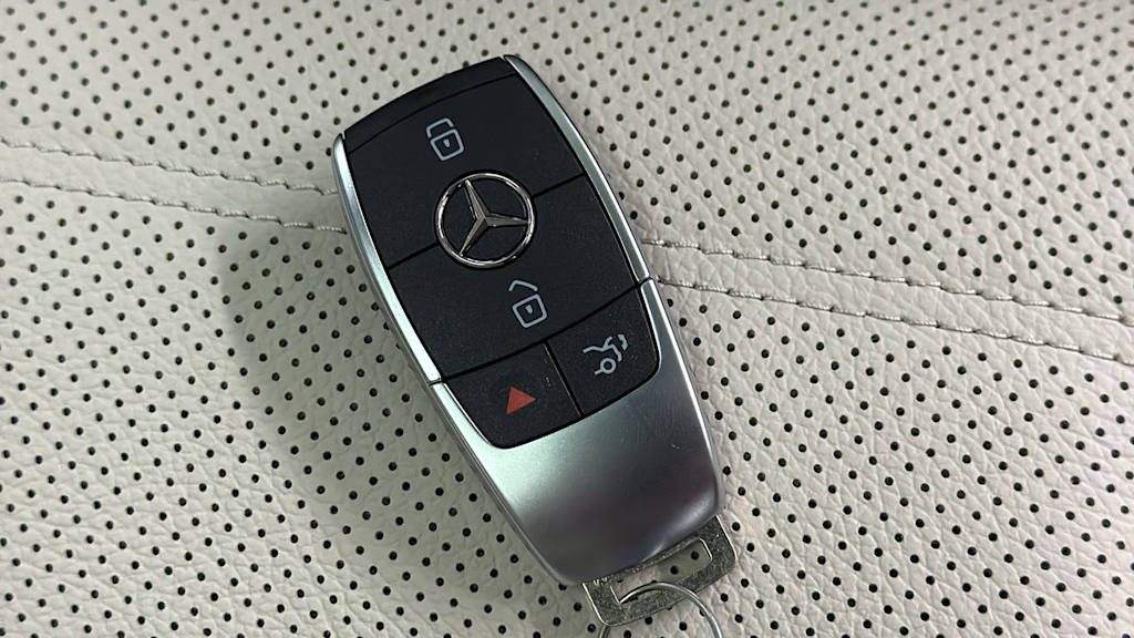 Thumbnail: 2026 Mercedes-Benz GLE - 38