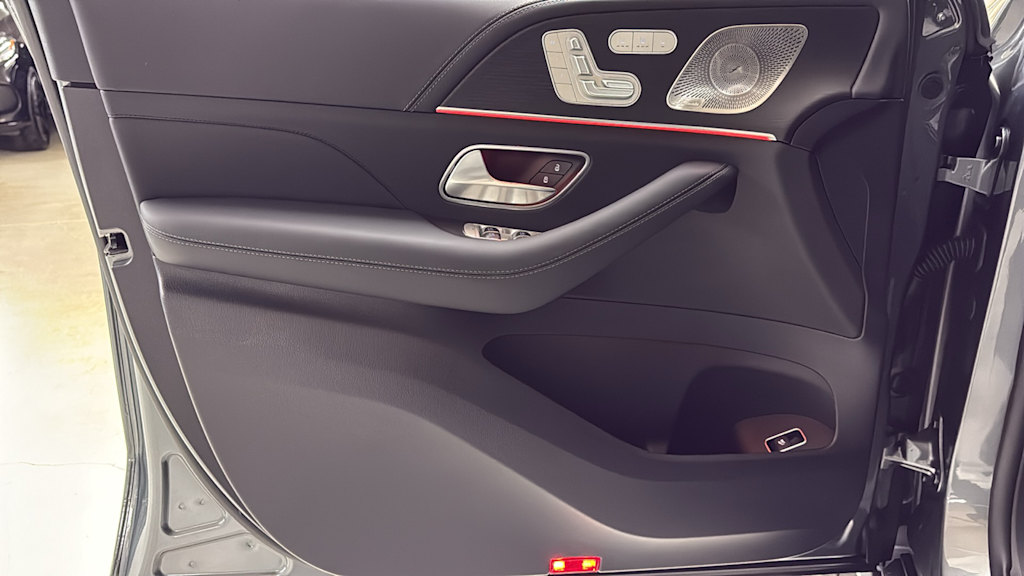 Thumbnail: 2026 Mercedes-Benz GLE - 23
