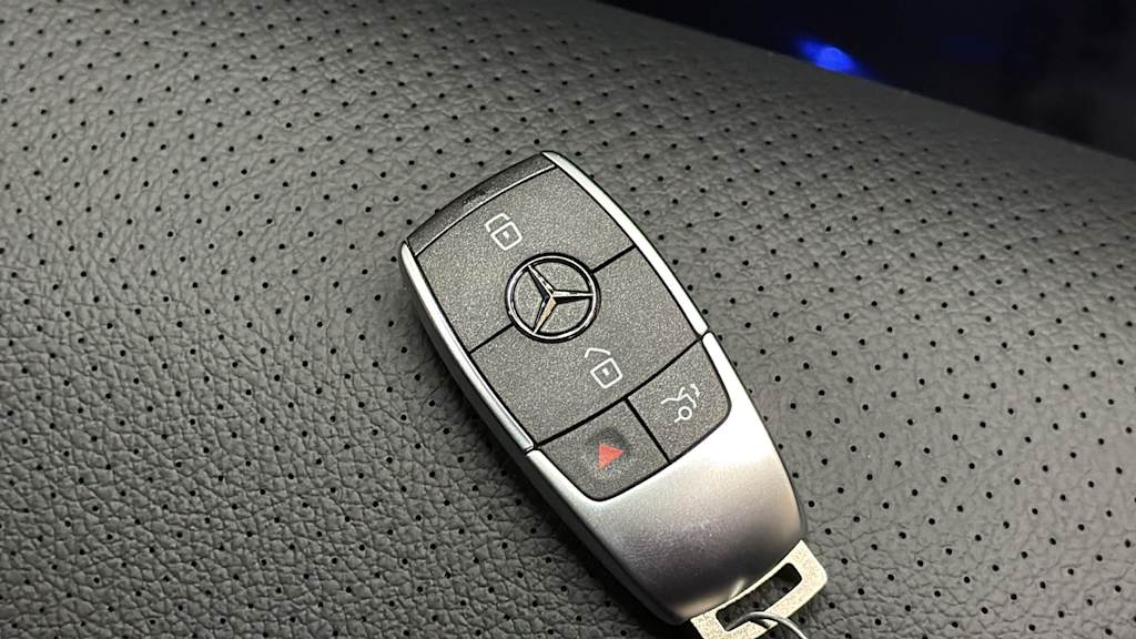 Thumbnail: 2026 Mercedes-Benz GLE - 37