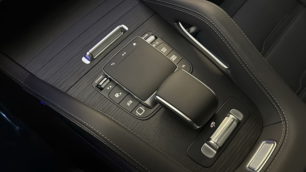 Thumbnail: 2026 Mercedes-Benz GLE - 29