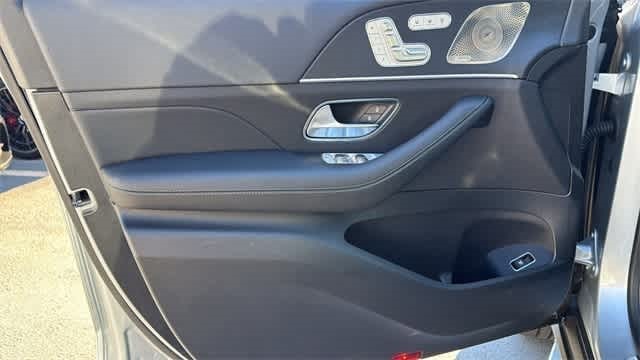 Thumbnail: 2025 Mercedes-Benz GLS - 36