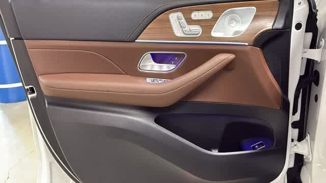 Thumbnail: 2024 Mercedes-Benz GLS - 21