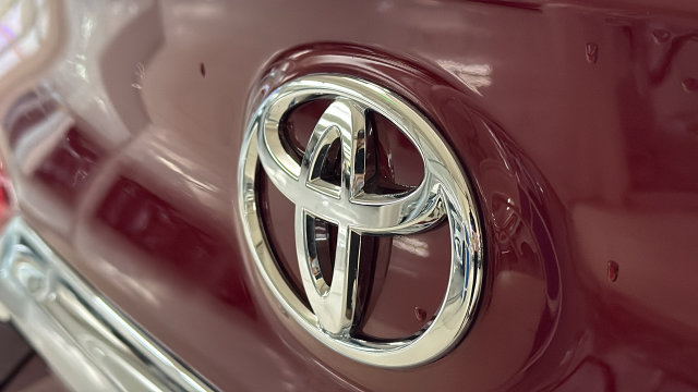 Thumbnail: 2017 Toyota Camry - 7