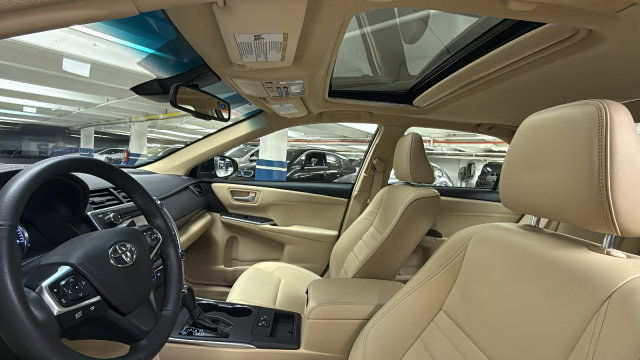 Thumbnail: 2017 Toyota Camry - 9