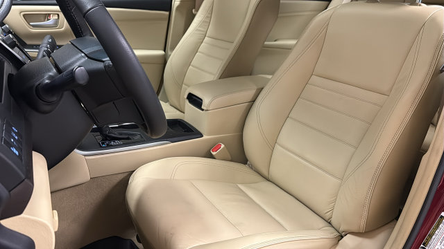 Thumbnail: 2017 Toyota Camry - 10