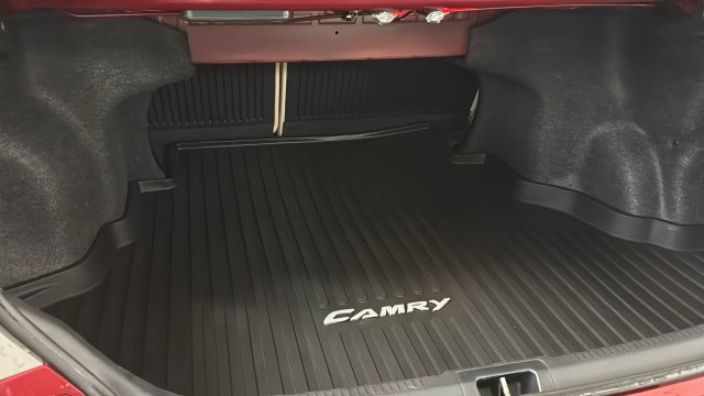 Thumbnail: 2017 Toyota Camry - 33