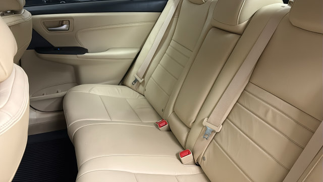 Thumbnail: 2017 Toyota Camry - 32
