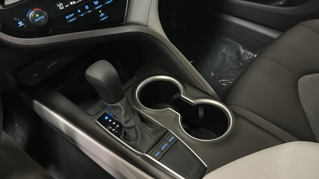 Thumbnail: 2024 Toyota Camry - 15