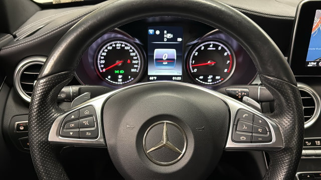 Thumbnail: 2015 Mercedes-Benz C-Class - 12