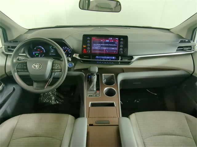 2022 Toyota Sienna LE 10