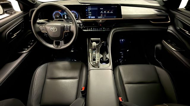 Thumbnail: 2025 Toyota Crown Signia - 2