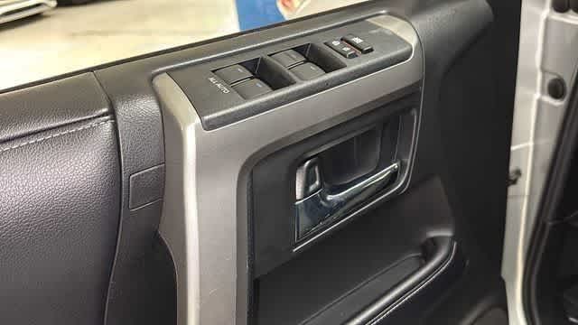 Thumbnail: 2018 Toyota 4Runner - 22