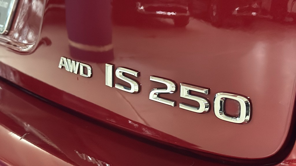 Thumbnail: 2011 Lexus IS - 21