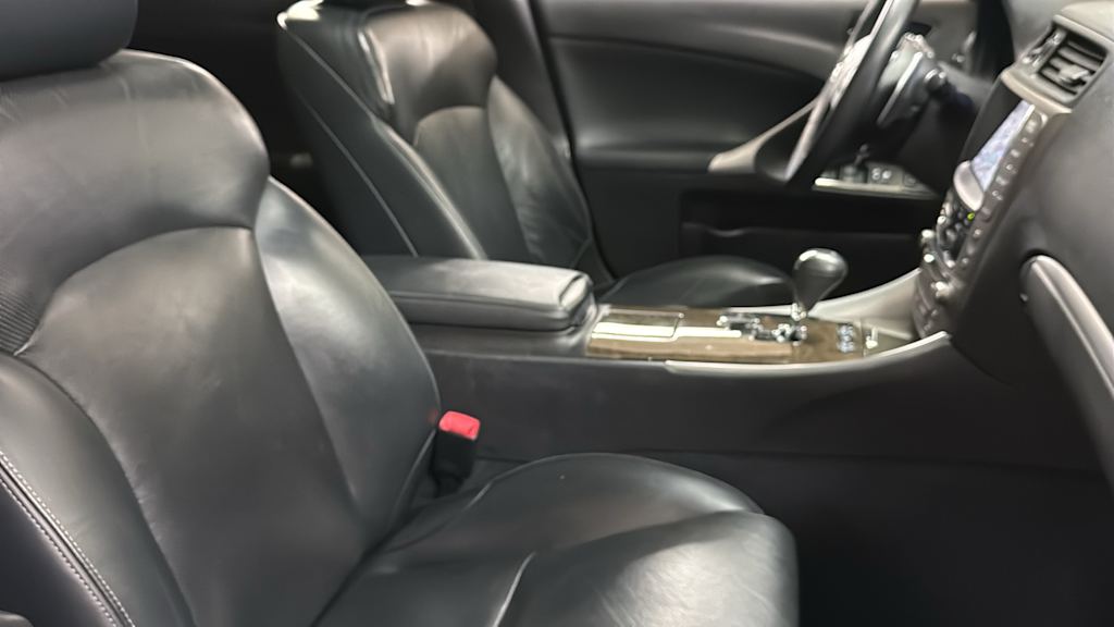 Thumbnail: 2011 Lexus IS - 35