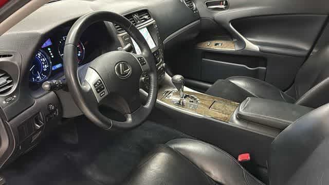 Thumbnail: 2011 Lexus IS - 30