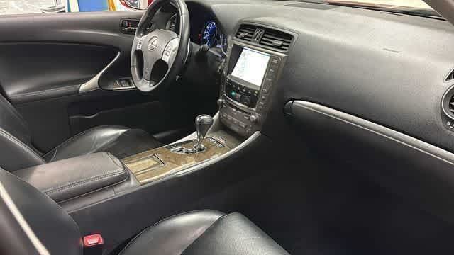 Thumbnail: 2011 Lexus IS - 36