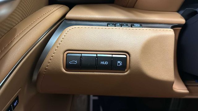 Thumbnail: 2024 Lexus ES - 27