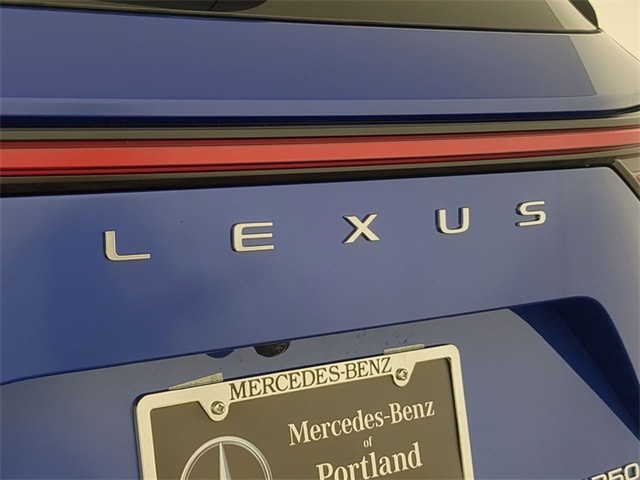 2025 Lexus ES 350 26