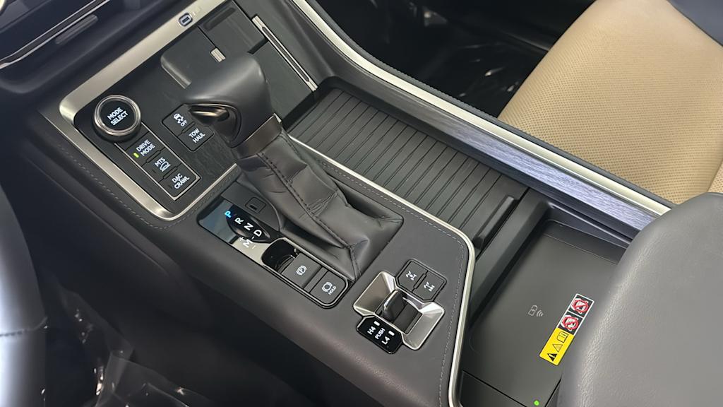 Thumbnail: 2025 Lexus ES - 16