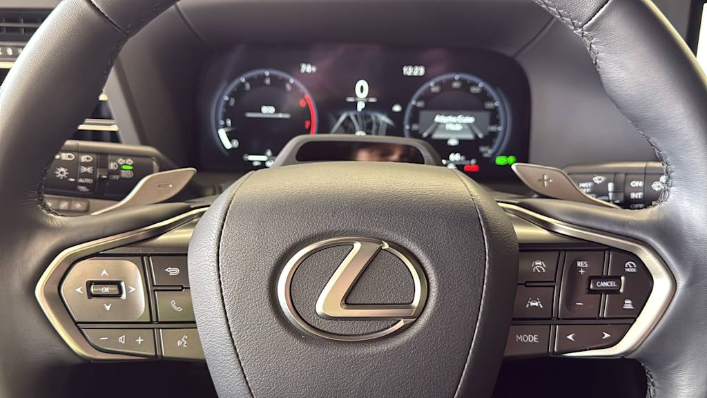 Thumbnail: 2025 Lexus ES - 26