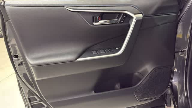Thumbnail: 2023 Toyota RAV4 - 22