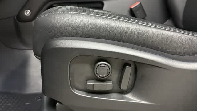 Thumbnail: 2024 Land Rover Defender - 23