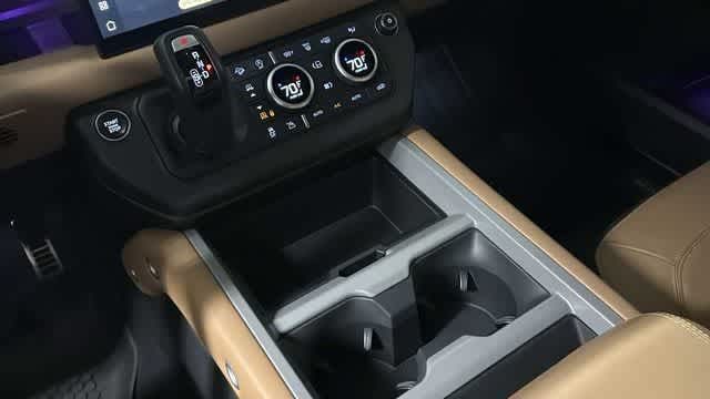 Thumbnail: 2025 Land Rover Defender - 25