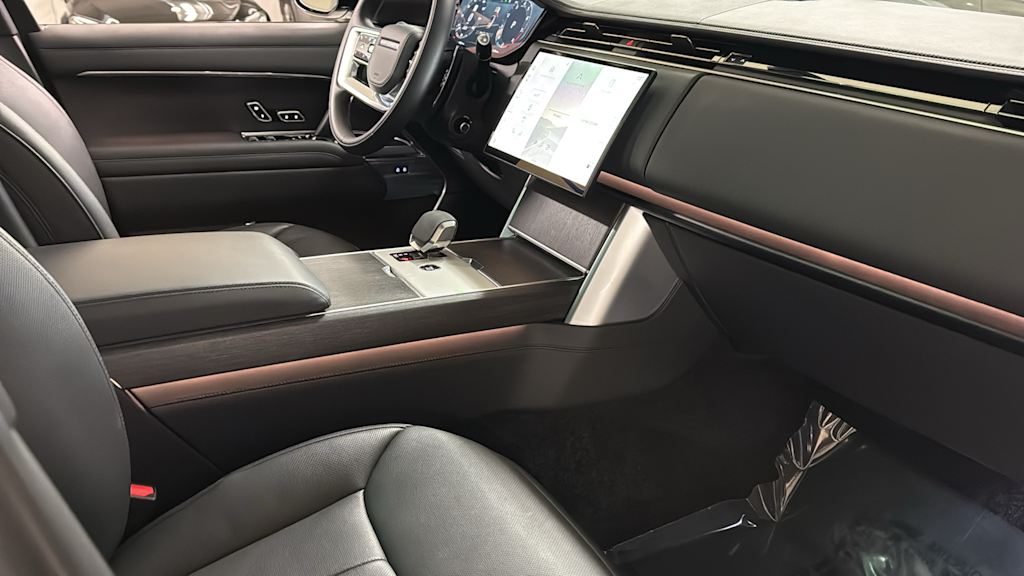 Thumbnail: 2025 Land Rover Range Rover - 12