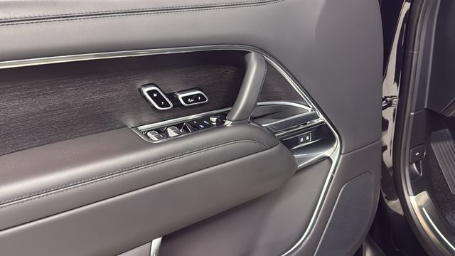 Thumbnail: 2025 Land Rover Range Rover - 18