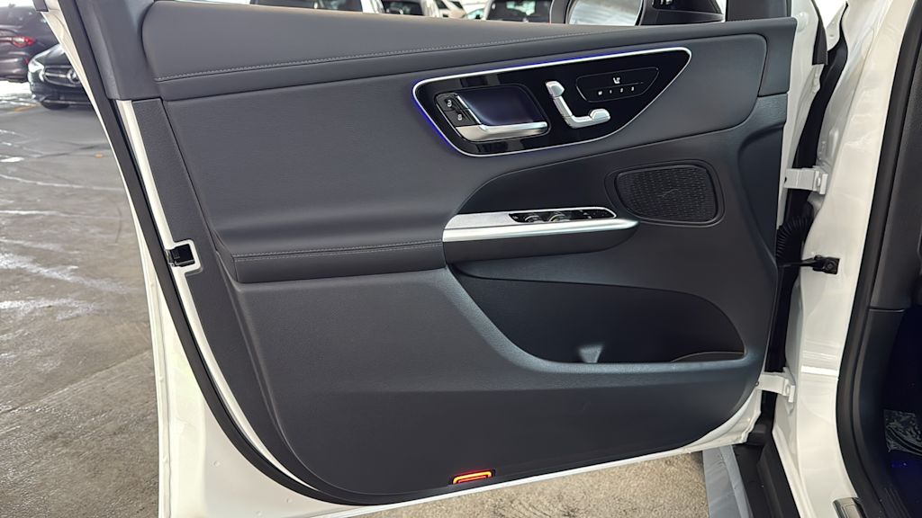 Thumbnail: 2025 Mercedes-Benz S-Class - 22