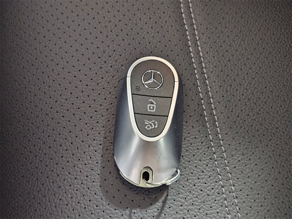 Thumbnail: 2025 Mercedes-Benz C-Class - 18