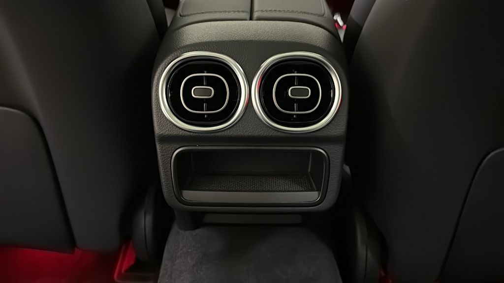 Thumbnail: 2025 Mercedes-Benz C-Class - 31