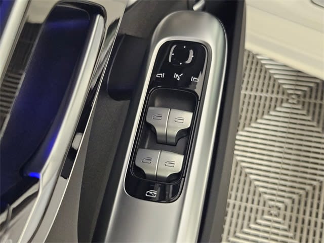 Thumbnail: 2025 Mercedes-Benz C-Class - 25